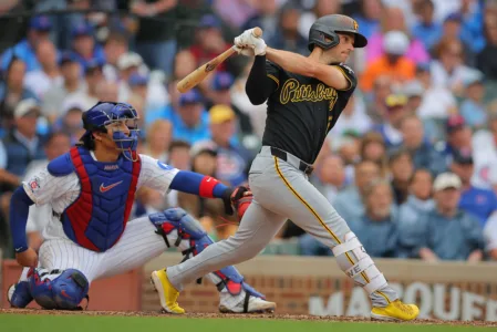 Brandon Lowe Helps The Pirates Top The Cubs 4-3 In Series Finale